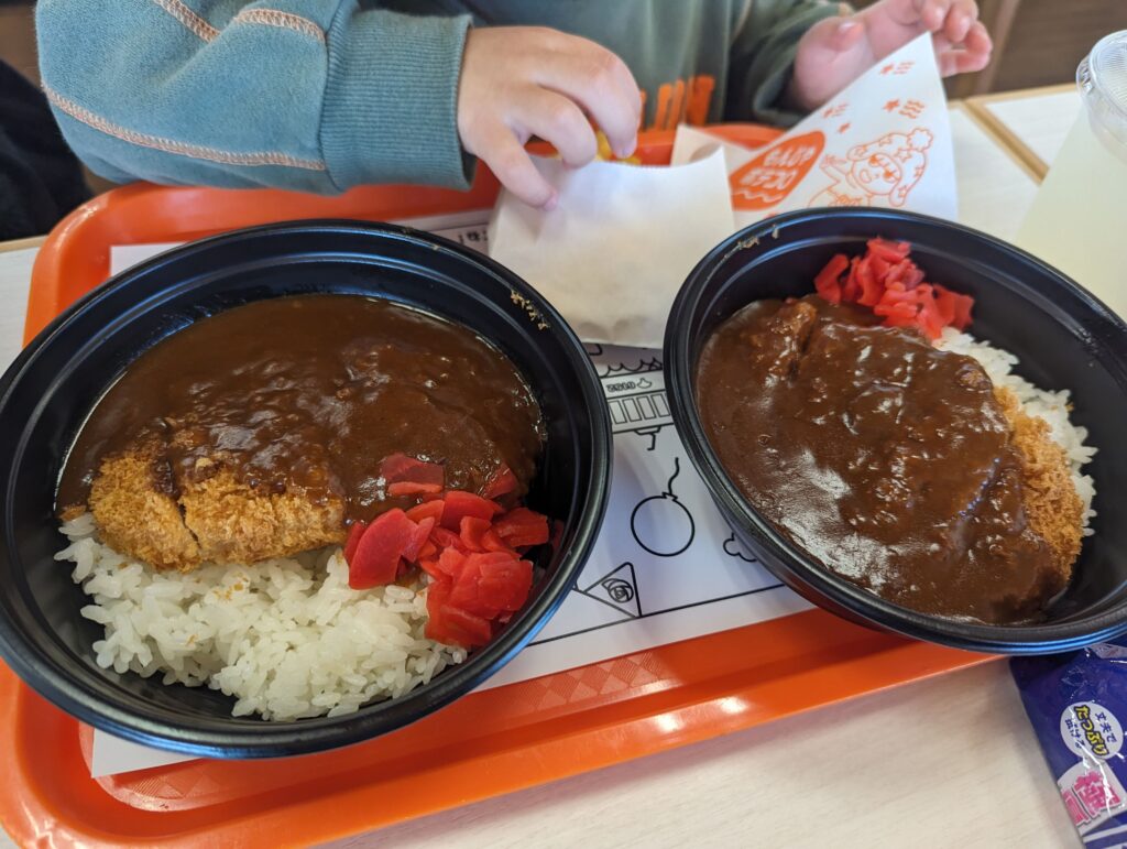 3歳児と「あらかわ遊園」で遊んできたレポ③【飲食編】