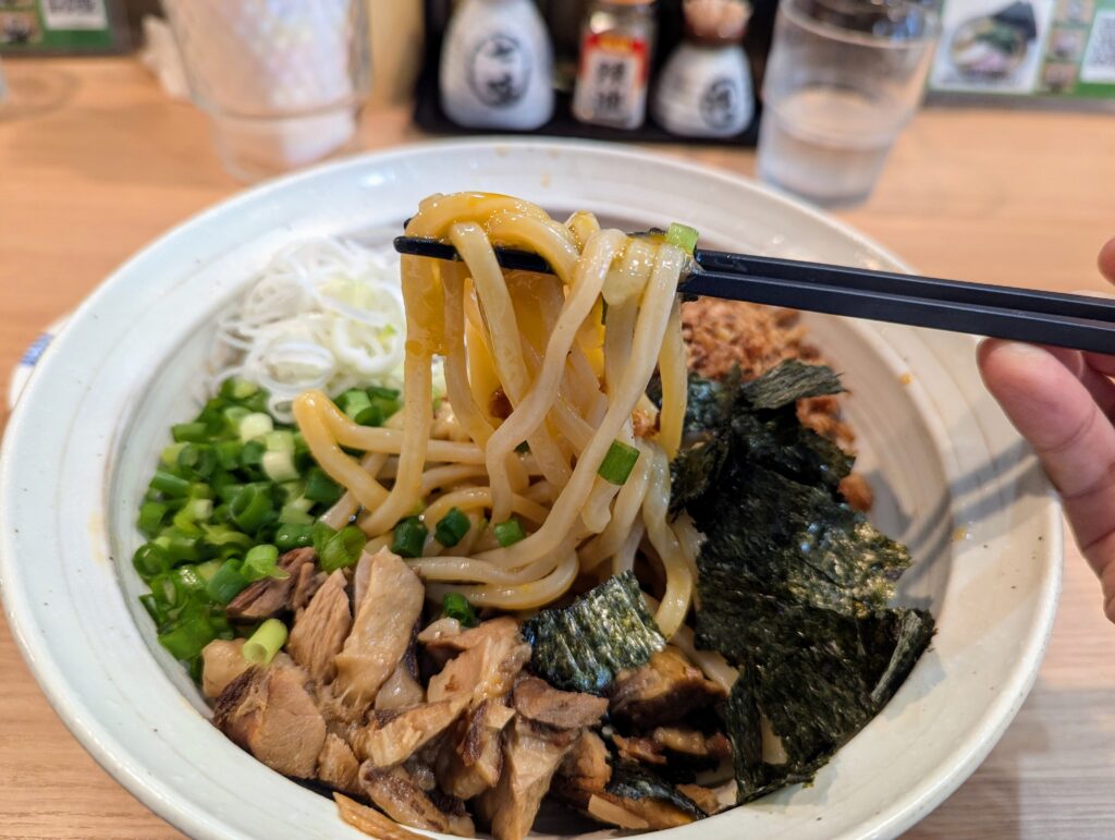 北浦和のラーメン屋さん「旋（つむじ）」の油そば